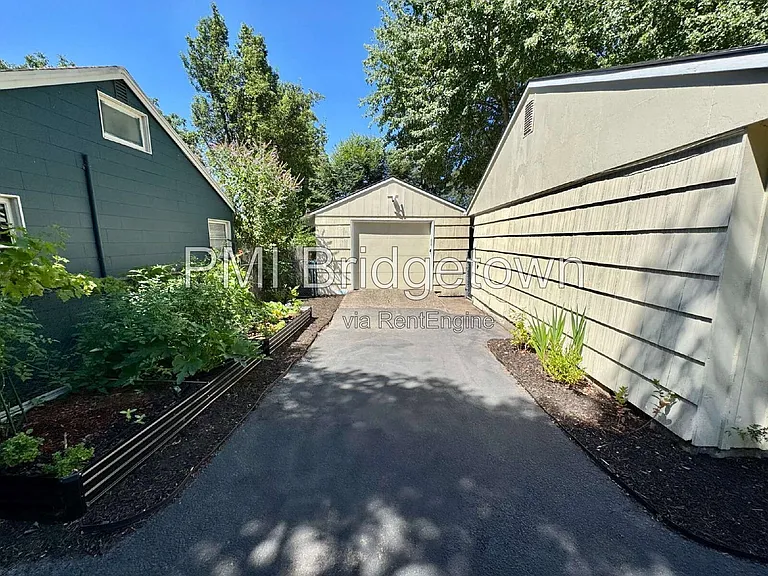 9725 SE 29th Ave — Photo 4