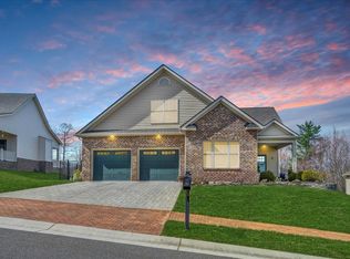 7048 Linn Cove Ct, Roanoke, VA 24018