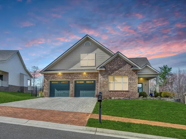 7048 Linn Cove Ct, Roanoke, VA 24018