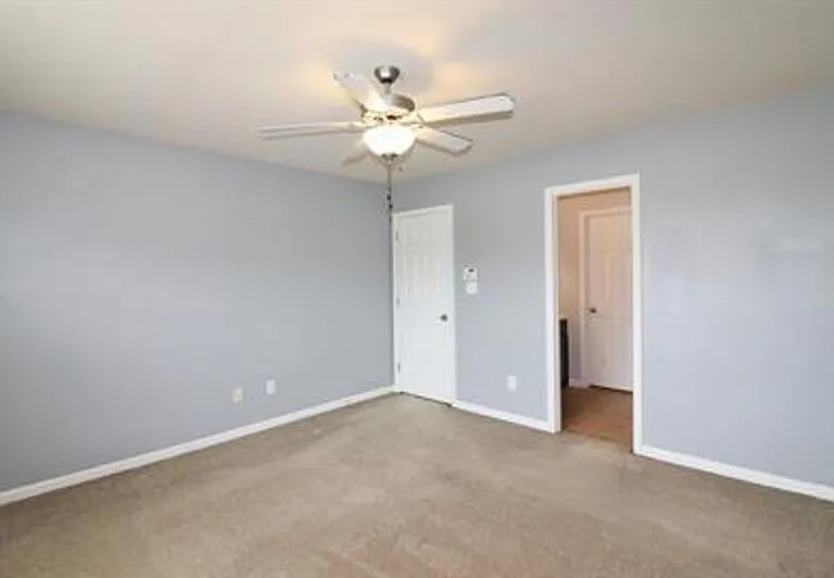 198 Collinwood Dr — Photo 10
