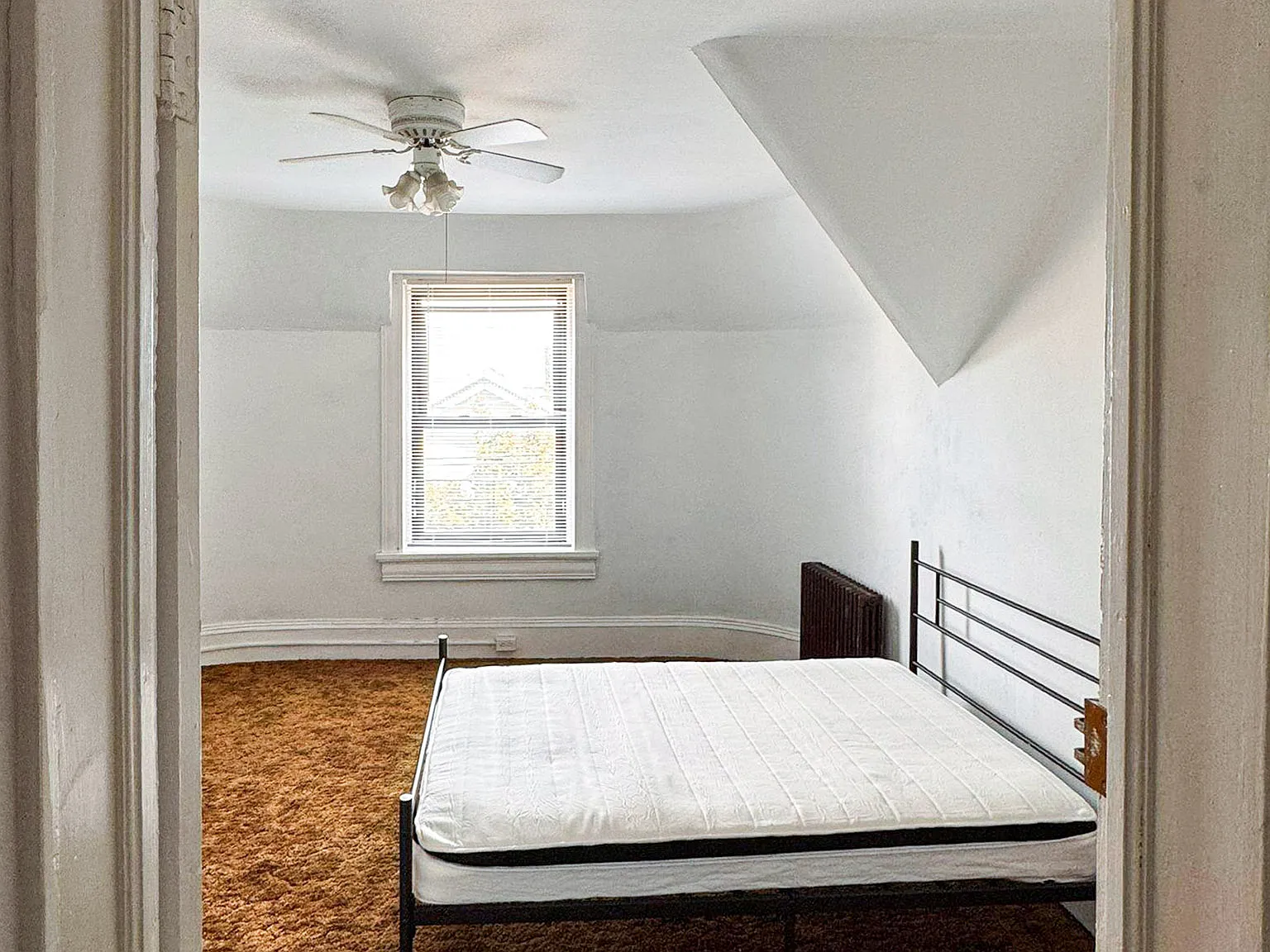 4 bed, 2.0 bath, 2000 sqft, $680 — Photo 4