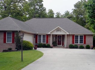 138 Forest Hill Dr, Crossville, TN 38558