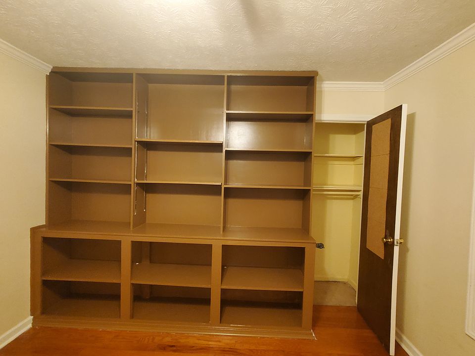 2nd image of 9530 Martin Rd