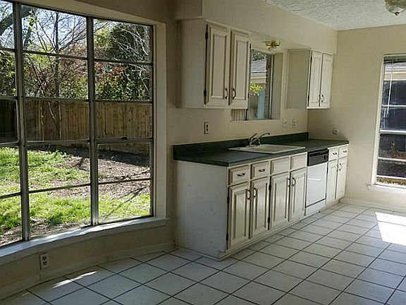 4th image of 4822 Gleneagles Dr