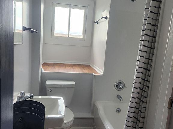 2nd image of 603 Franklin Ave #4