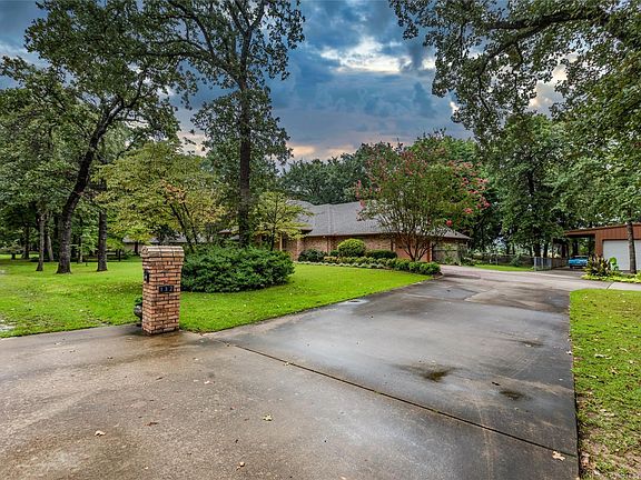 2nd image of 132 Green Oaks Dr