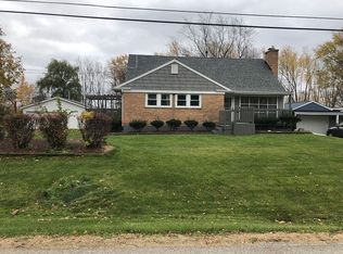323 Burnett Ave, Lake Villa, IL 60046