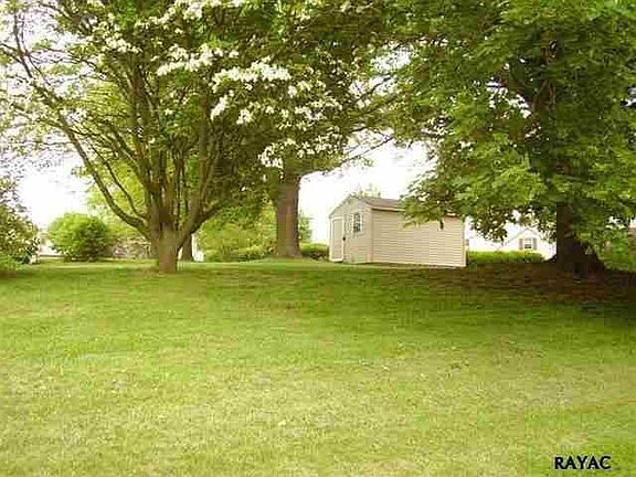 5th image of 719 Summit Dr