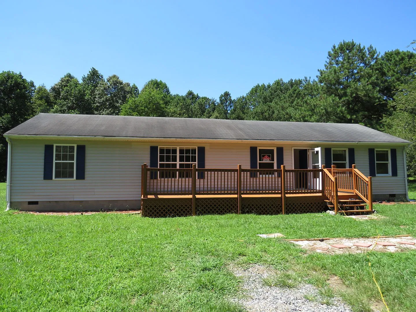 3 Bedroom 2 Bath home on 1 acre — Photo 1