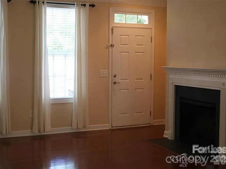 9806 Longstone Ln — Photo 5