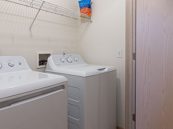 2nd image of 4016 Hawksbury Ln