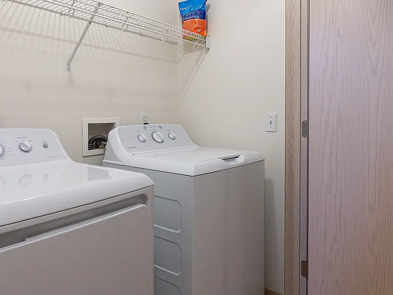 4016 Hawksbury Ln — Photo 2