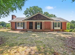 671 Dover Dr, Winston Salem, NC 27104
