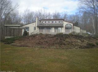 10 Whispering Woods Rd, Guilford, CT 06437