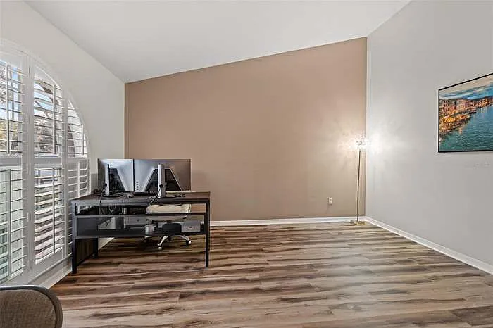 1352 Distant Oaks Dr — Photo 18