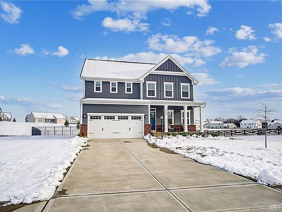 3rd image of 912 Acorn Dr