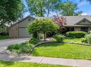 8211 Hunters Knoll Pl, Fort Wayne, IN 46825
