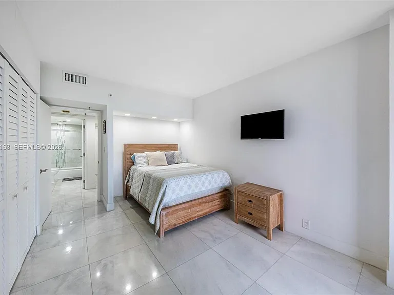 520 Brickell Key Dr #A710 — Photo 14