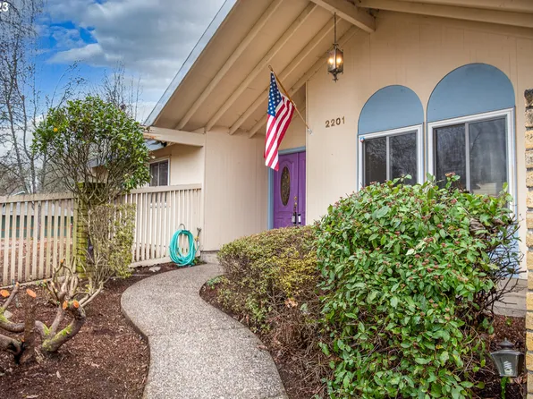 2201 Brittany St, Eugene, OR 97405