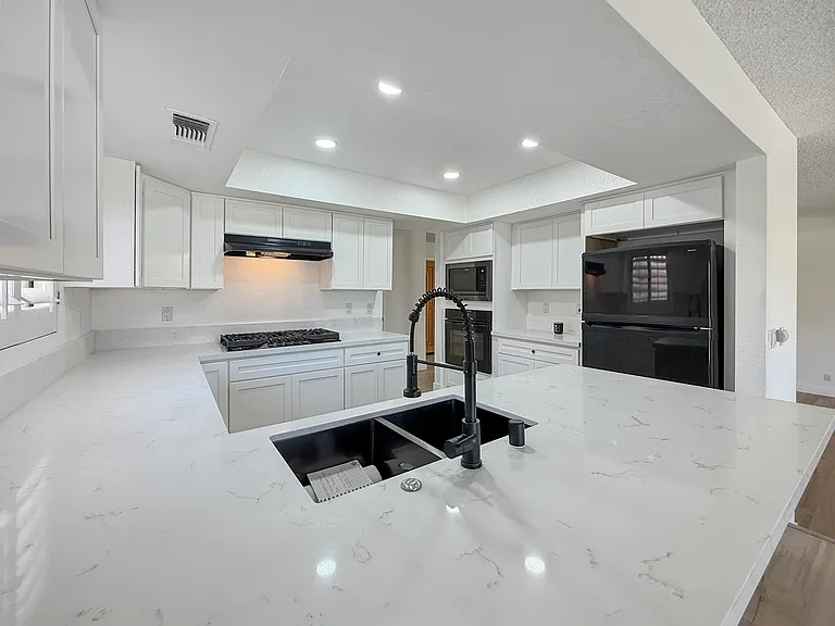 82300 Vandenberg Ct — Photo 7
