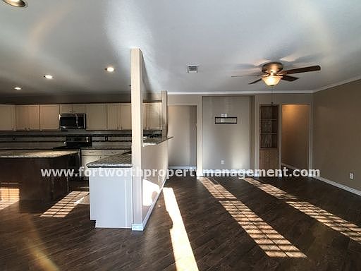 2nd image of 2001 Moline Dr
