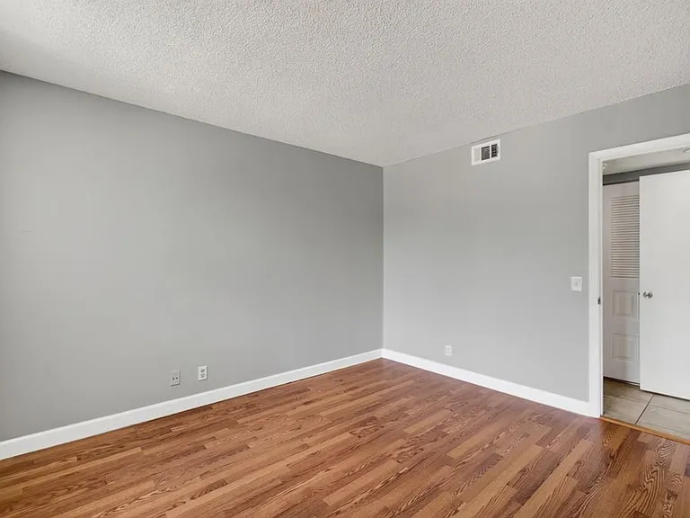 744 Executive Center Dr #23-9-23 — Photo 12