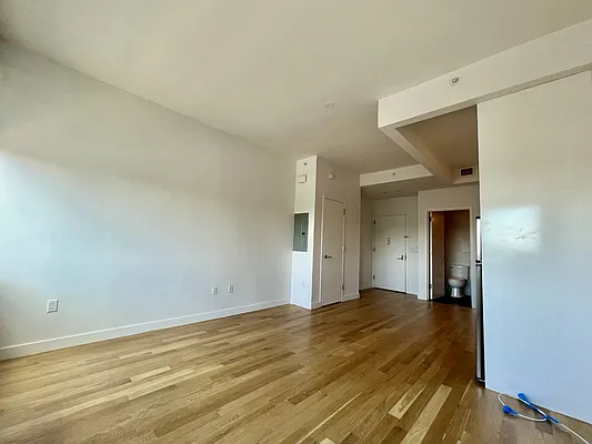 Rented by AZ REALTY NYC LLC | media 4