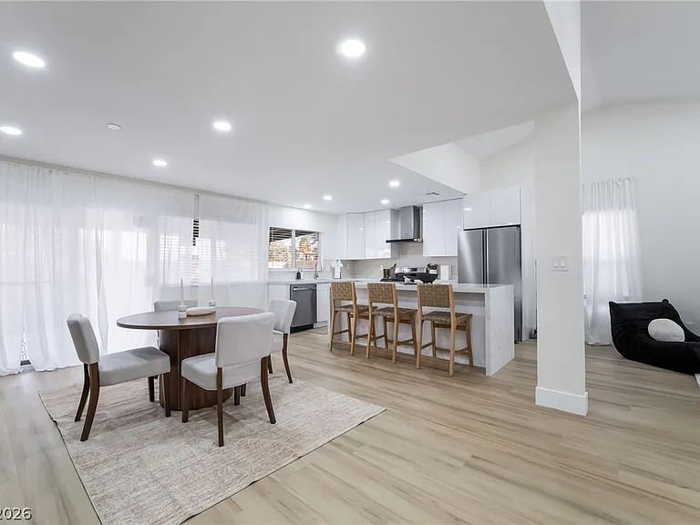3138 Belvedere Dr — Photo 9