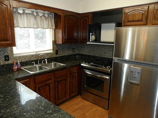 2nd image of 5281 Sandalwood Ct