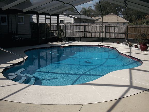 4th image of 3323 Vista Palm Dr