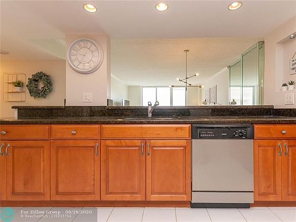 4th image of 1150 Hillsboro Mile APT 808