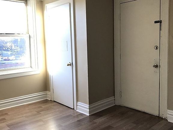 4th image of 60 E Washington St APT 3W