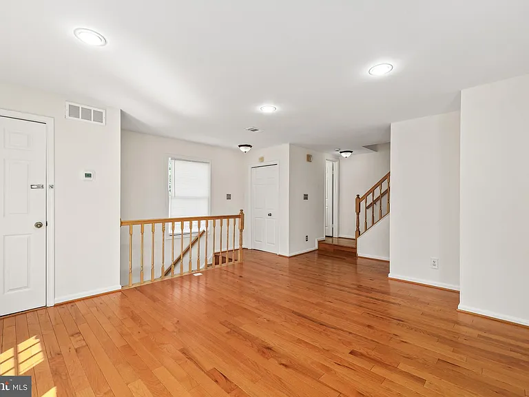 4045 Chetham Way — Photo 9