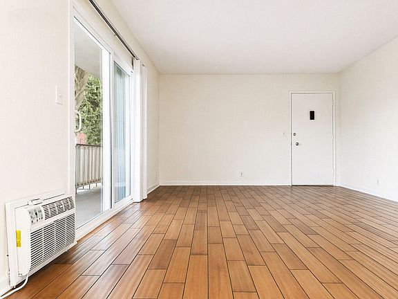 5th image of 1808 N Harvard Blvd APT 1