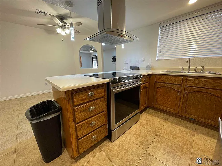 10628 S Calle Raquel — Photo 9