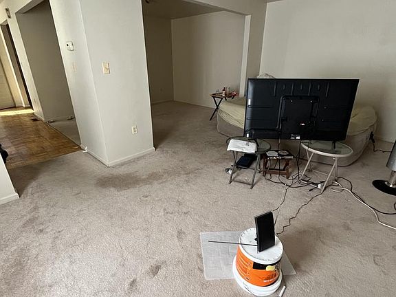 3rd image of 3718 4th St SE