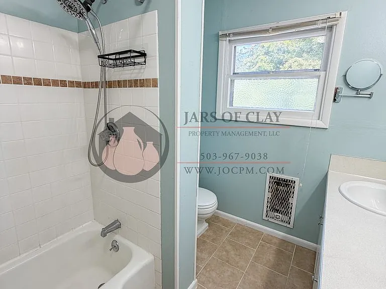 1635 Roosevelt St NE — Photo 13