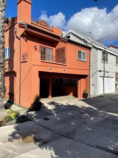 1st image of 500 Dahlia Ave #1/2