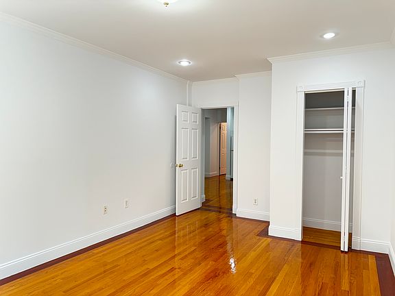 2nd image of 220 W 21st St APT 3C