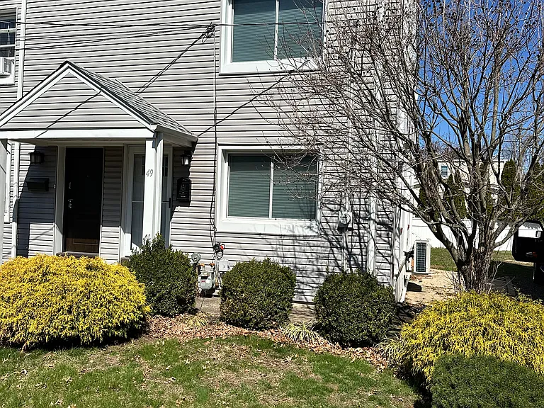 49 Victory Ct — Photo 1