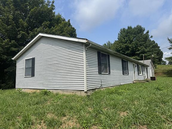 3rd image of 41892 Fitzpatrick Rd