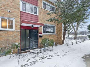 1614 Main St APT A, Evanston, IL 60202
