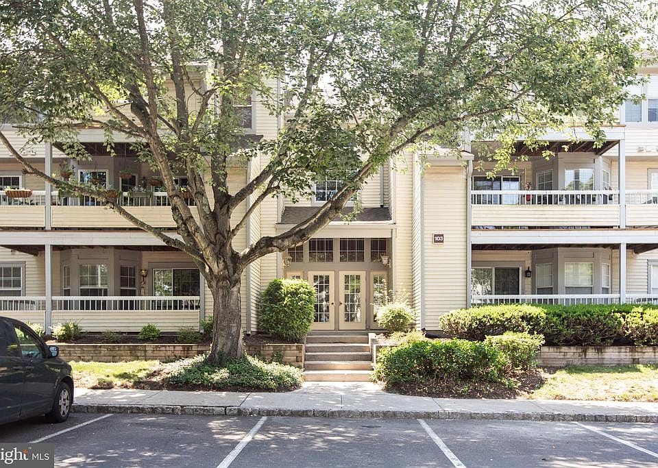 1st image of 103 Claridge Ct APT 3