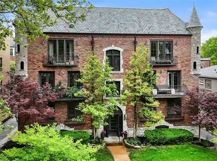 7520 Buckingham Dr APT 1W, Saint Louis, MO 63105