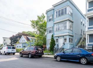 100-102 Chester St, Lawrence, MA 01843