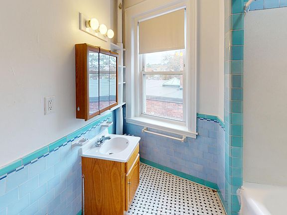 2nd image of 2044 Commonwealth Ave #47A