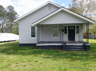 612 E 5th St, Siler City, NC 27344
