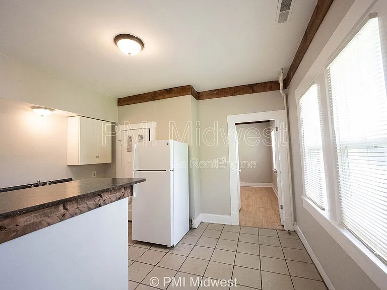 521 N Gladstone Ave #B — Photo 3