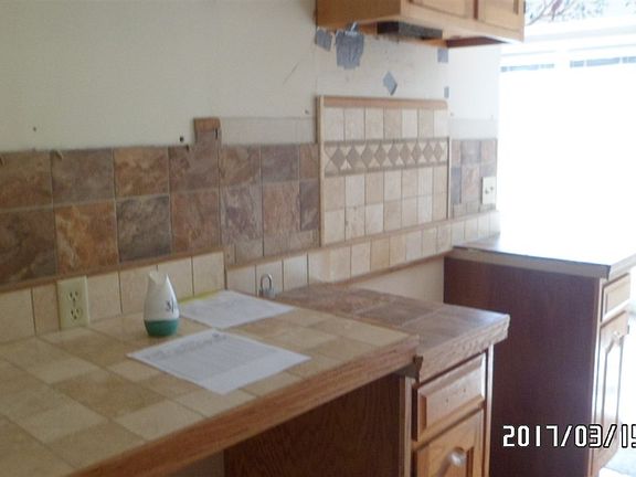 4th image of 1250 Manor Dr