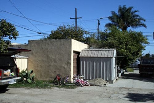 4th image of 7581 Knott Ave